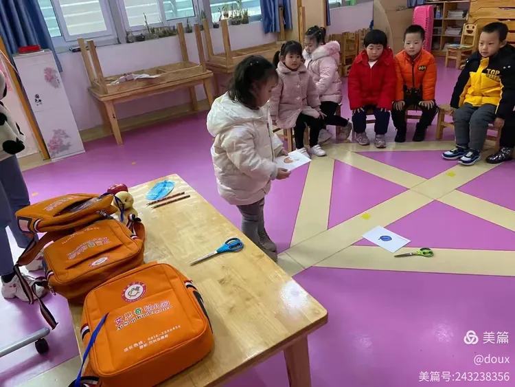 global english艾思奇幼儿园小班英语汇报课